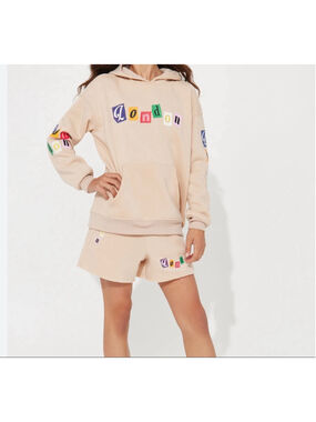 Fashion Nova Kids Mini London Bridge Short Set. Taupe. XL.
